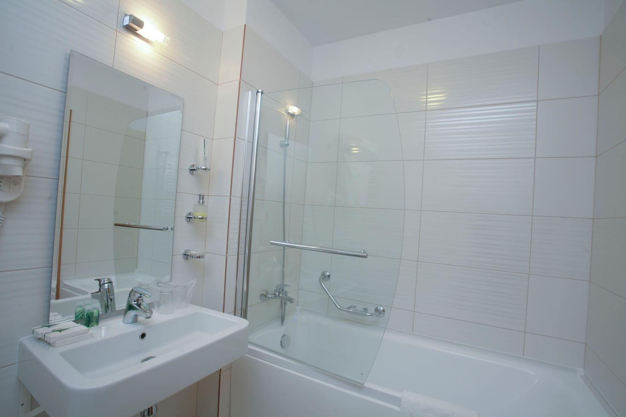 Mari Vila Hotel Bucureşti Eksteriør bilde